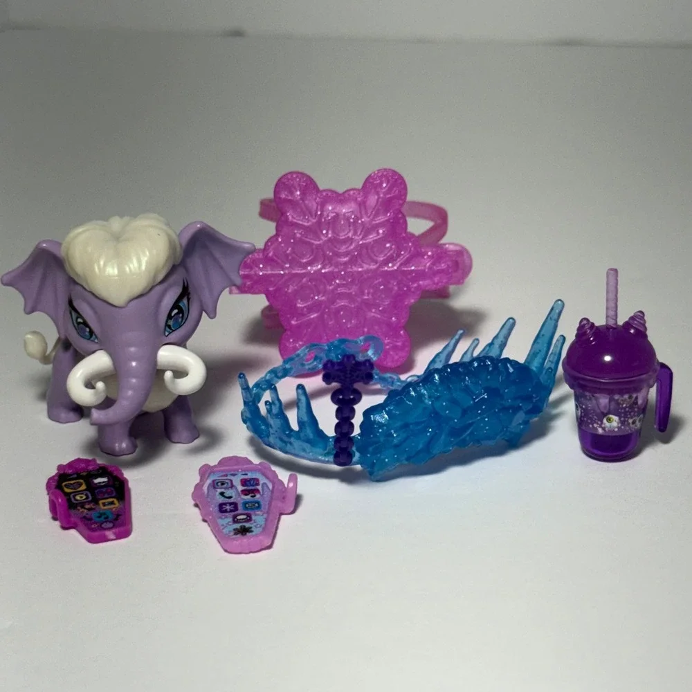 Monster High Abbey Bominable Tundra & Accessories Lot Backpack Pet Phone Cup